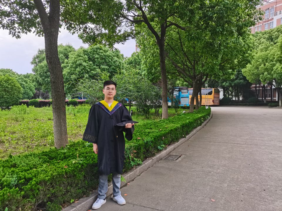 软件1704朱代鑫.jpg 软件1704朱代鑫.jpg