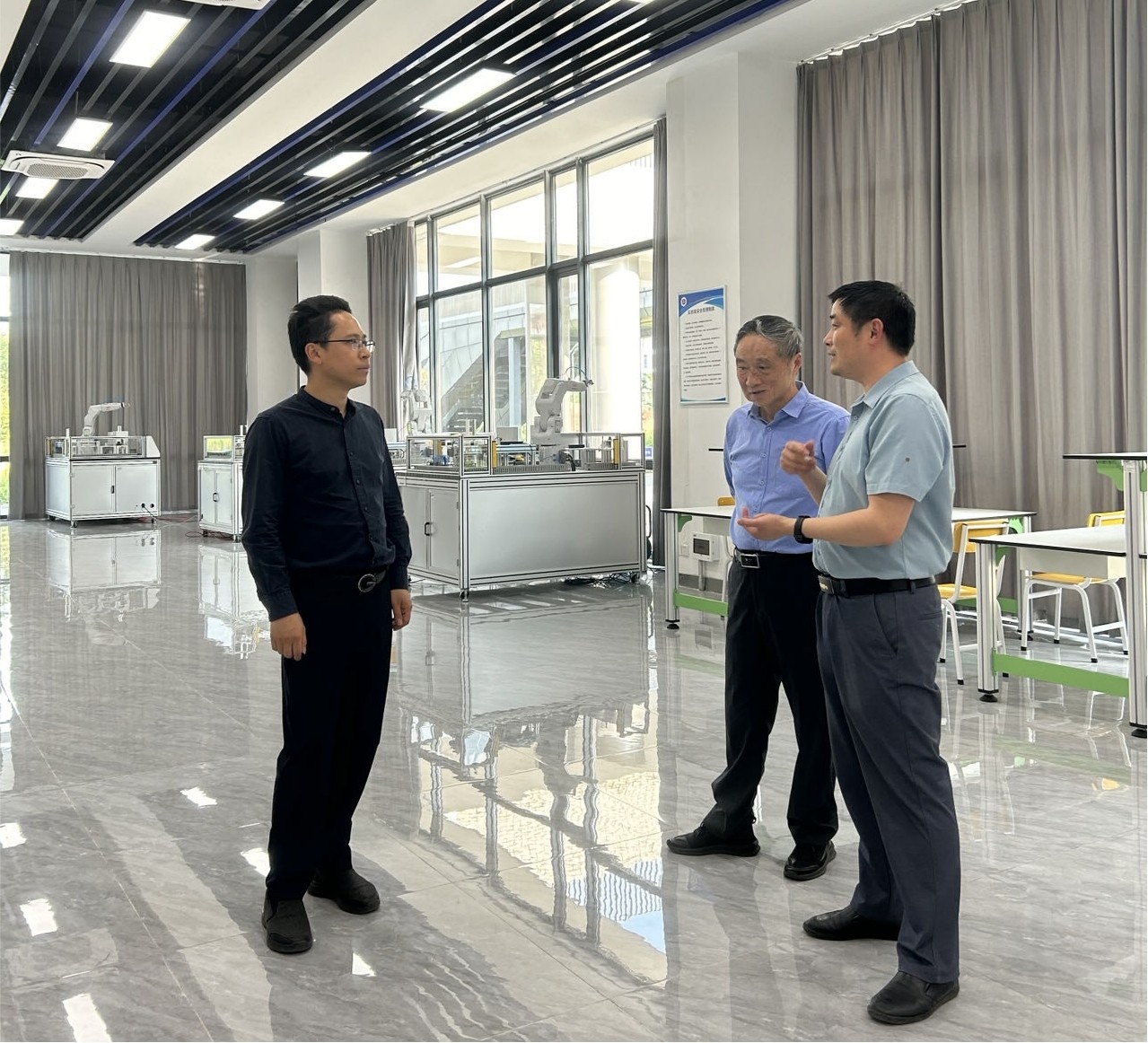 图片2.jpg 图片2.jpg