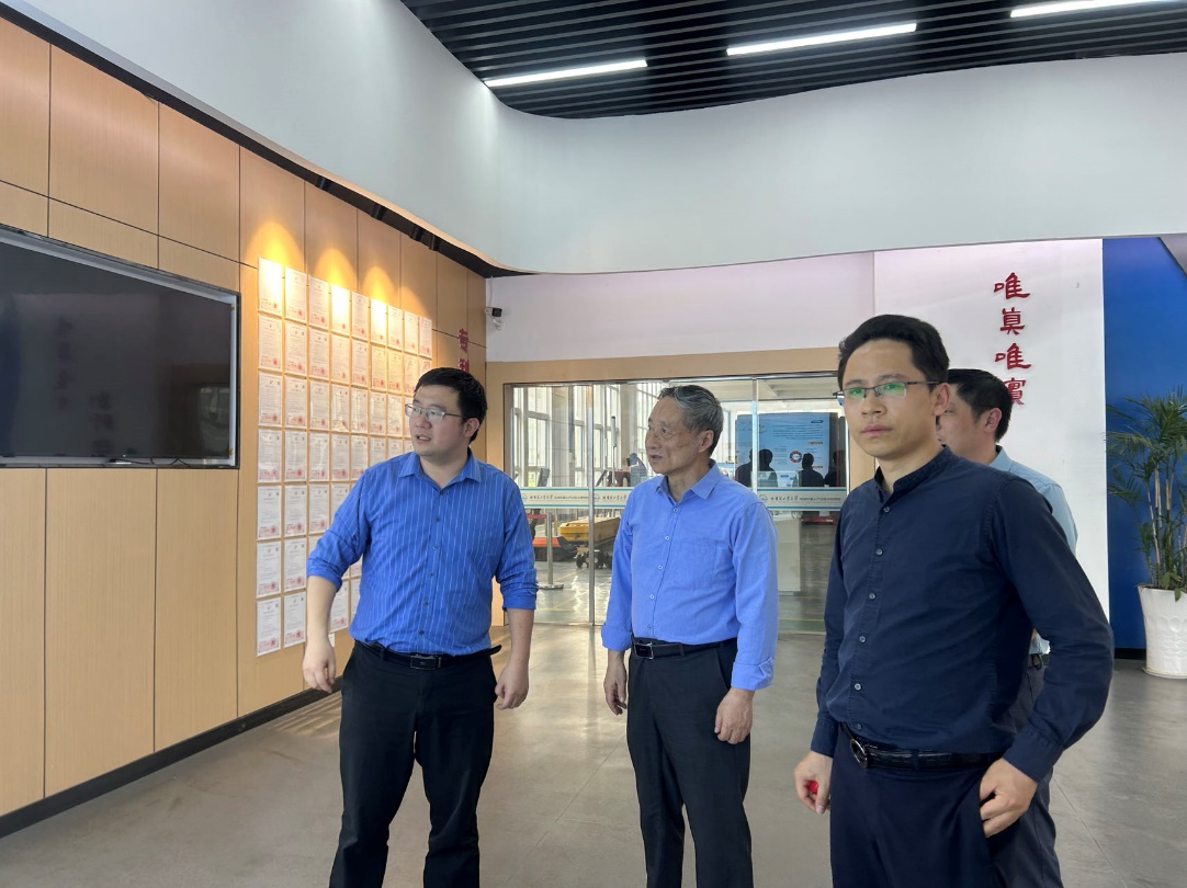 图片3.jpg 图片3.jpg