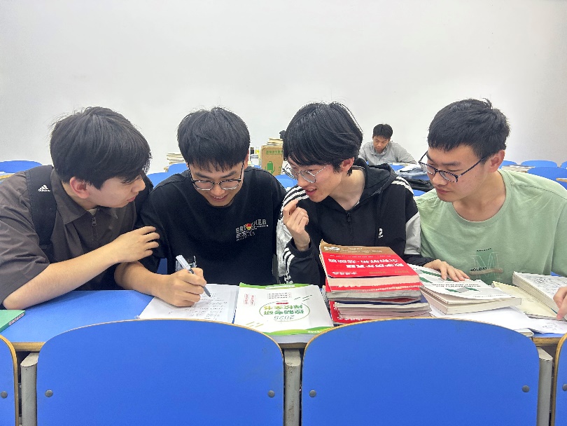 图片4.jpg 图片4.jpg