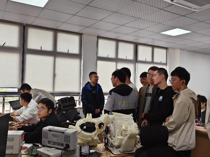 图片5.jpg 图片5.jpg