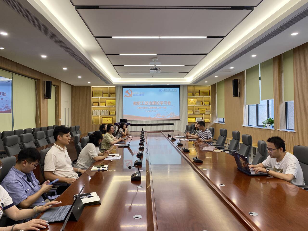 图片2.jpg 图片2.jpg