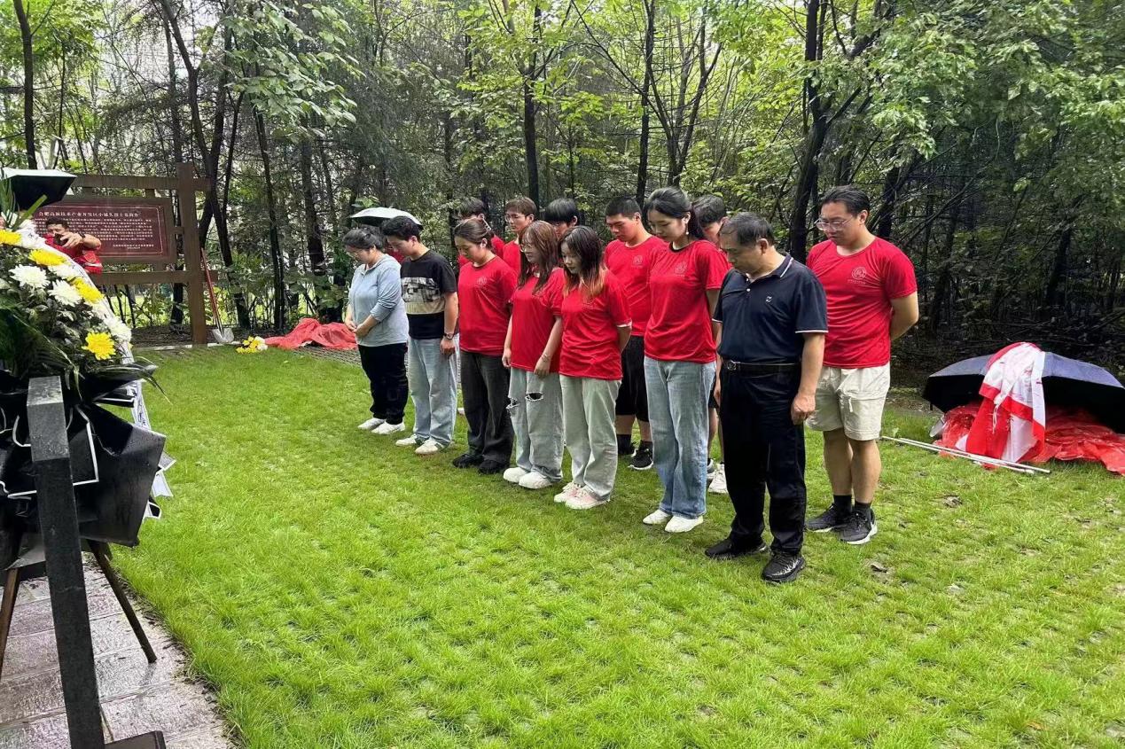 图片4.jpg 图片4.jpg