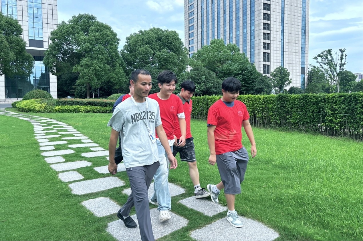 图片2.jpg 图片2.jpg